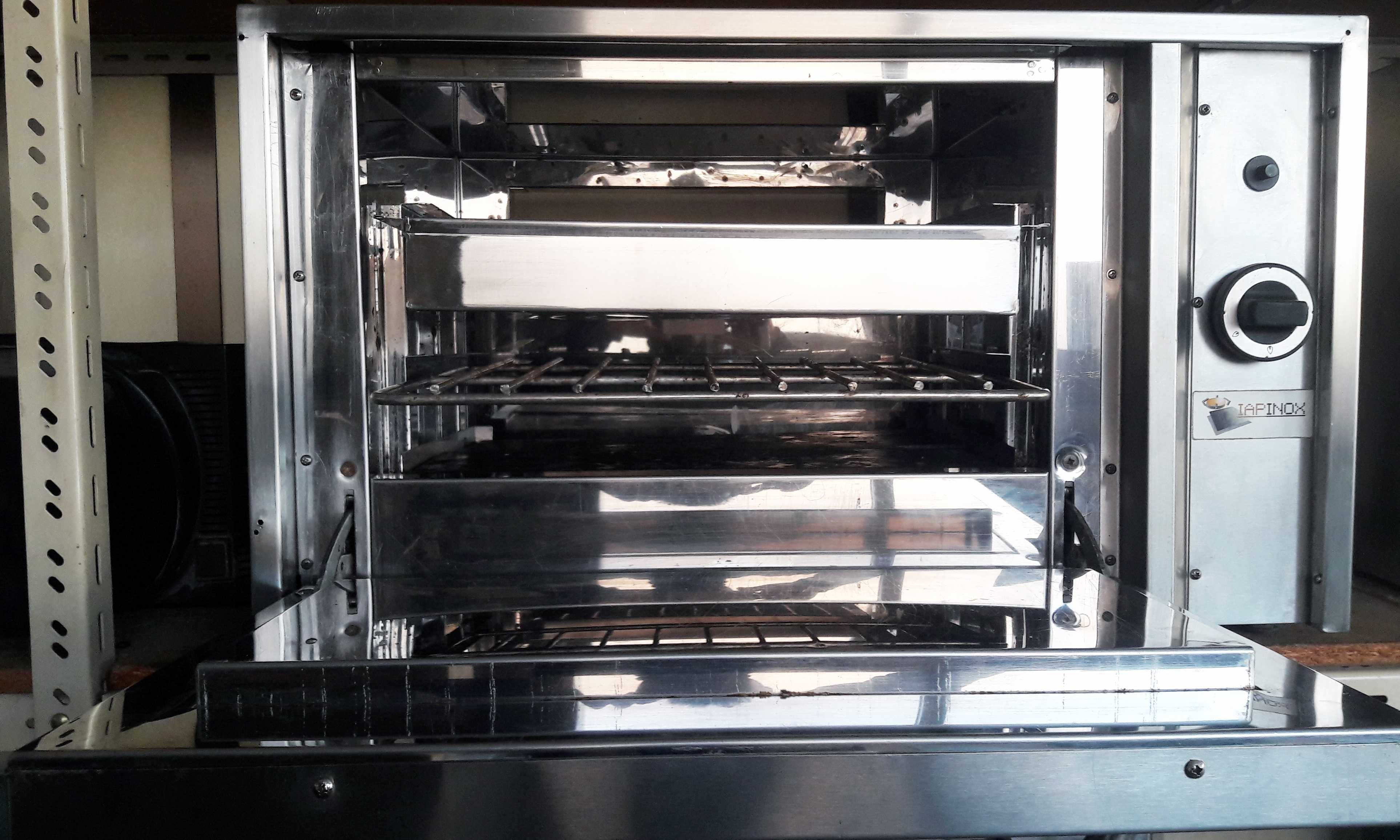 Forno a Gás em Aço Inox - Compacto e Funcional