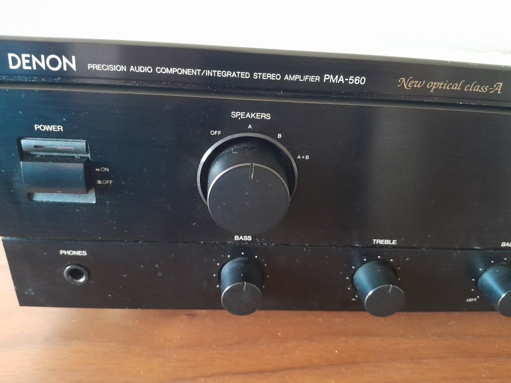 Amplificador Denon PMA-560 com defeito