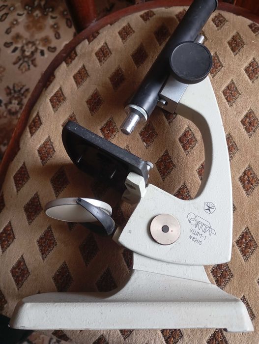 Мікроскоп УШМ-1 з додатковими лінзами