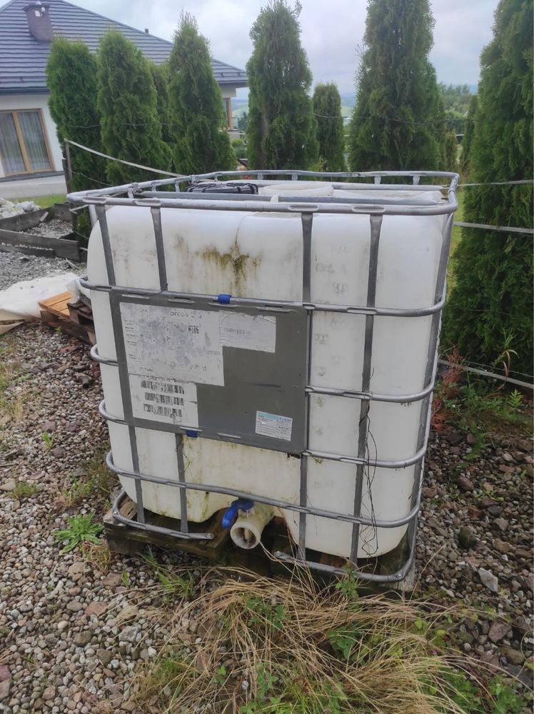 Sprzedam zbiornik 1000L (mauzer)