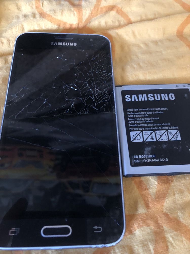 Telefon Samsung J3