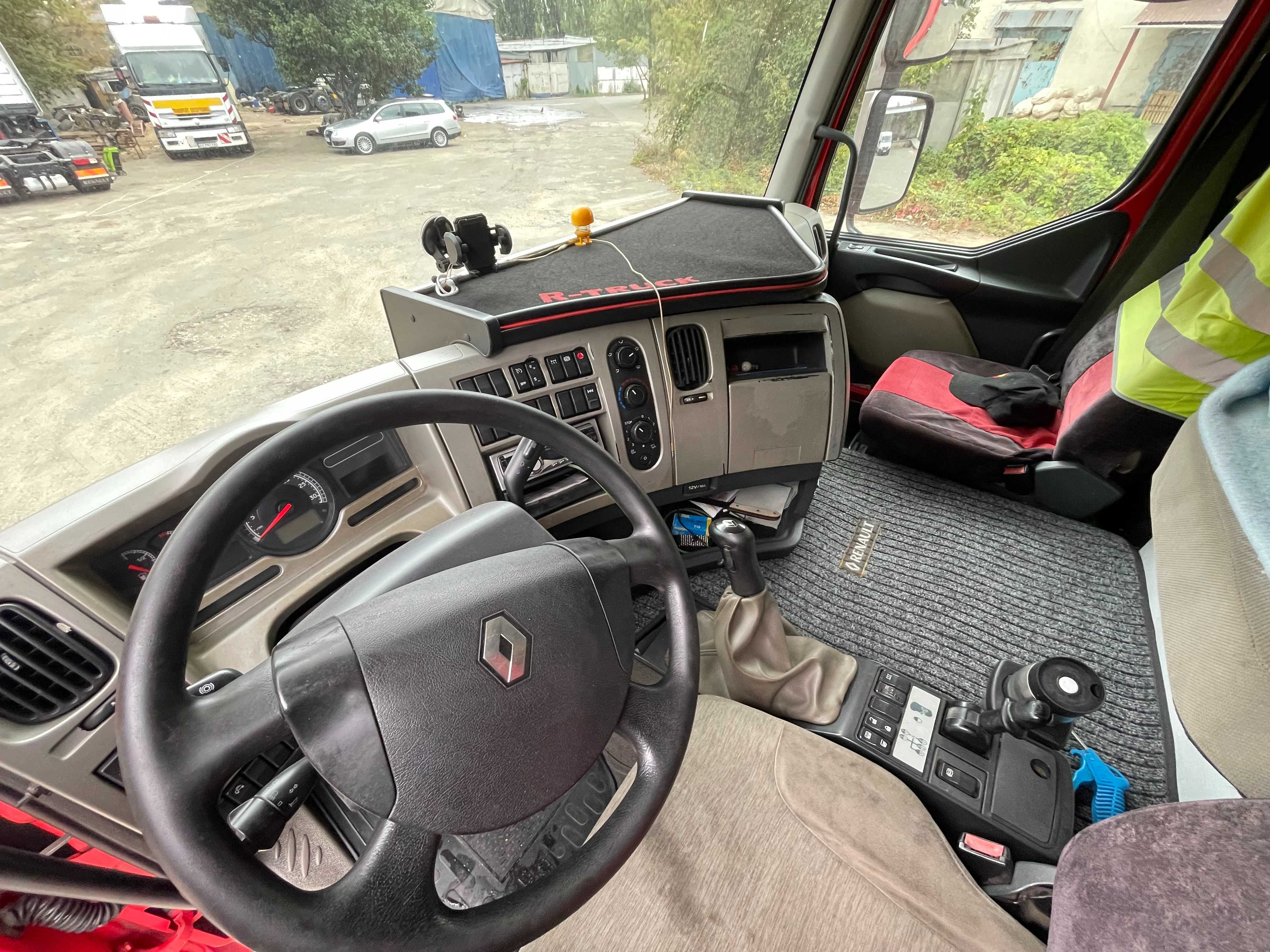 Renault Premium + контейнеровоз