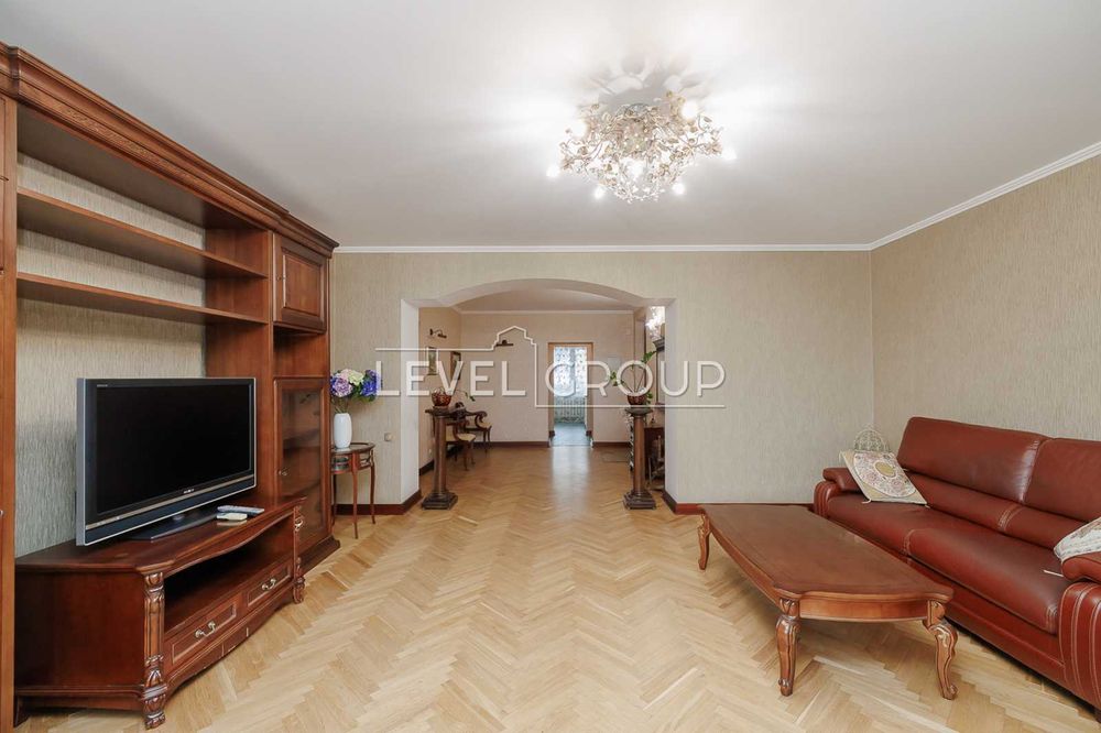 Оренда просторої на вул. Тарасівська, 21, Голосіївський р-н.