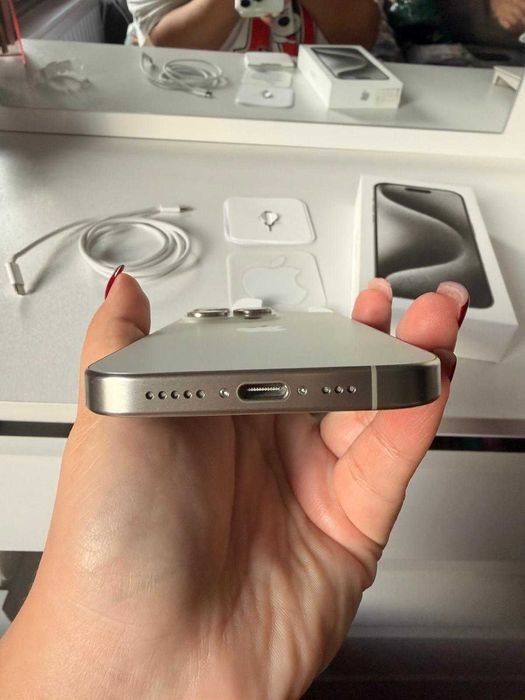 IPhone 15 PRO 128GB / Zadbany / Jak nowy / Tytanowa Biel / 91% baterii
