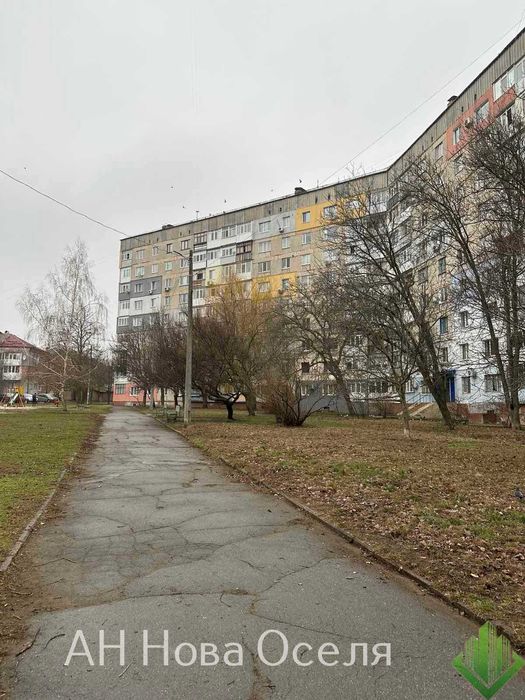 Продам простору 4 кім. квартиру, вул. Соборна