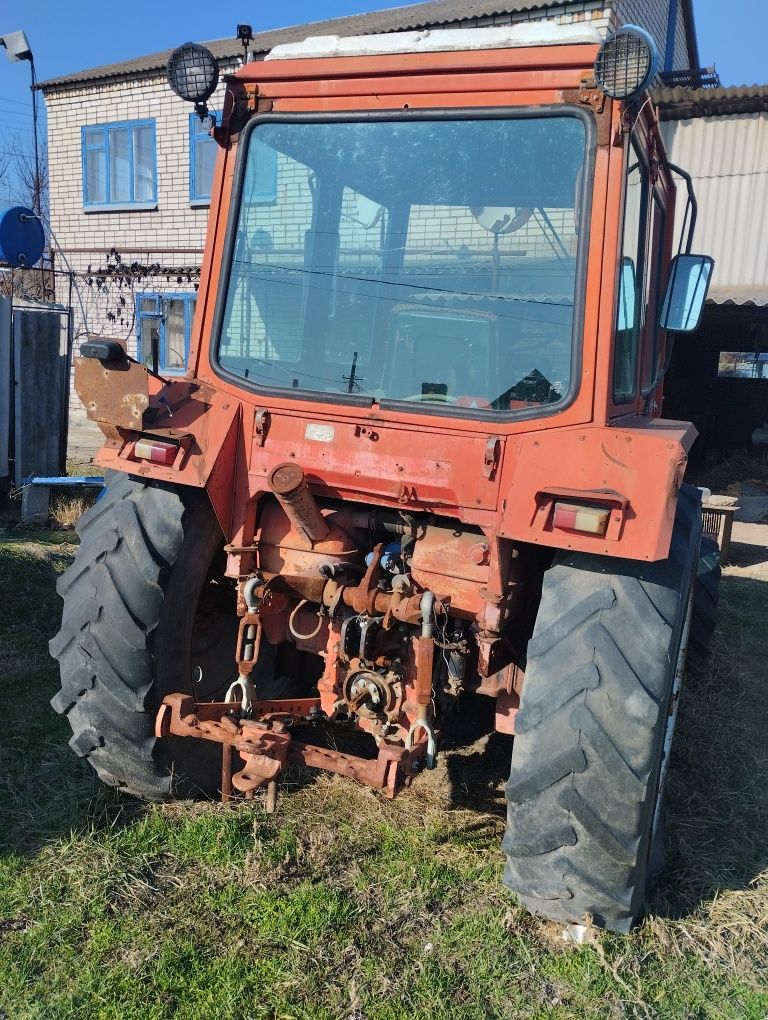 Продаем трактор МТЗ-82 в рабочем состоянии. Цена 10500 $