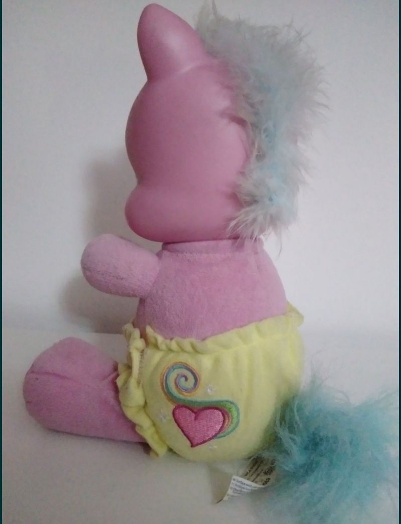 Brinquedo Pony interativo com várias falas.