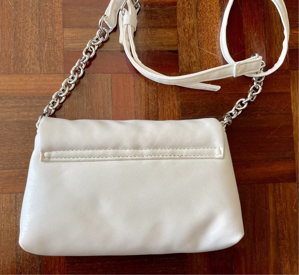 Pequena mala branca (Primark)