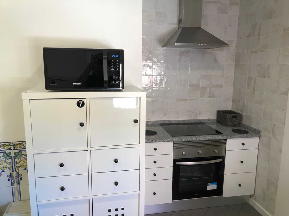 Quarto Individual | Algés | Contrato | Limpeza Semanal incluida