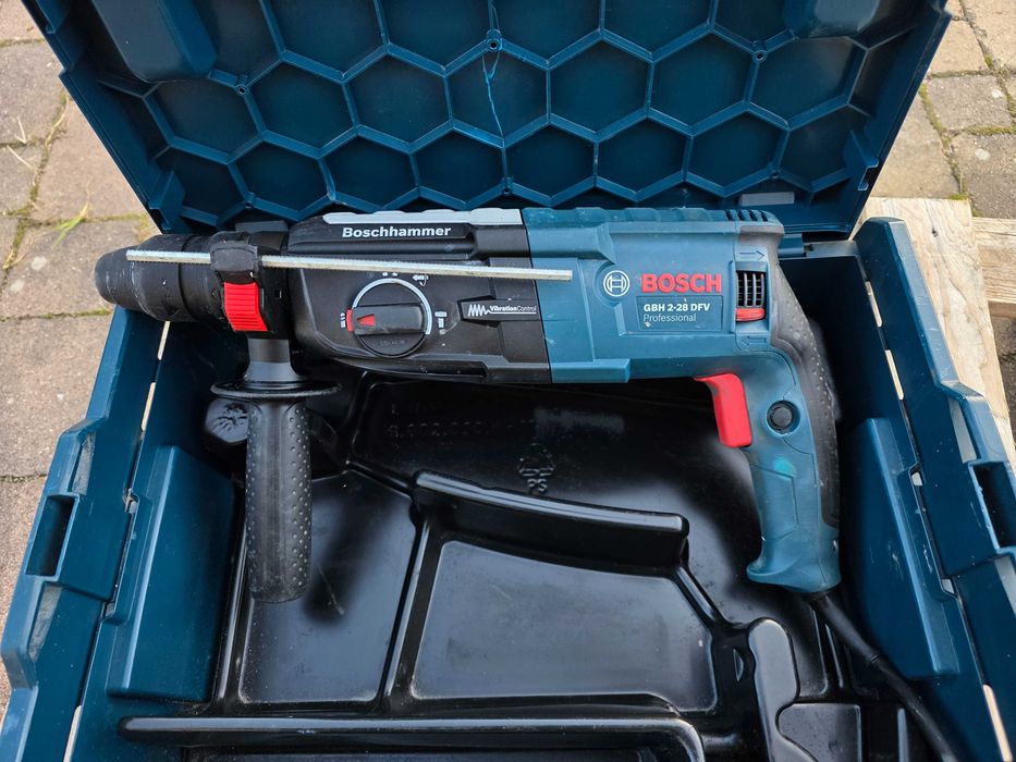 BOSCH GBH 2-28 DFV MŁOTOWIERTARKA o mocy 3,2j stan BDB + główka zestaw