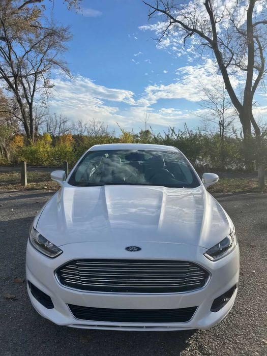 Ford Fusion Titanium      2016