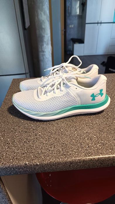Кросівки жіночі Under Armour