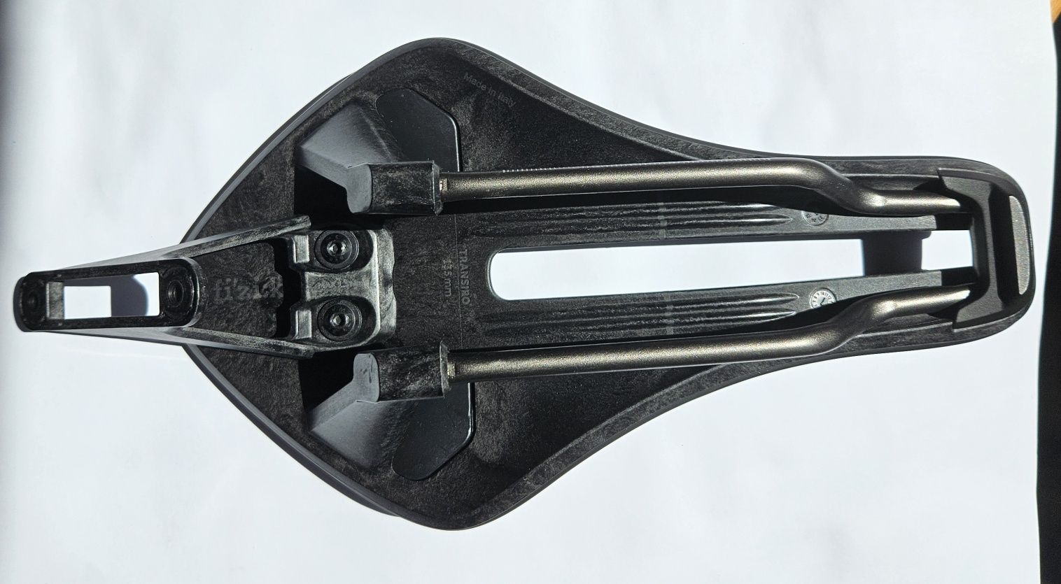 Siodełko, siodło Fizik Transiro Aeris LD R3 ,135mm  triathlon, TT