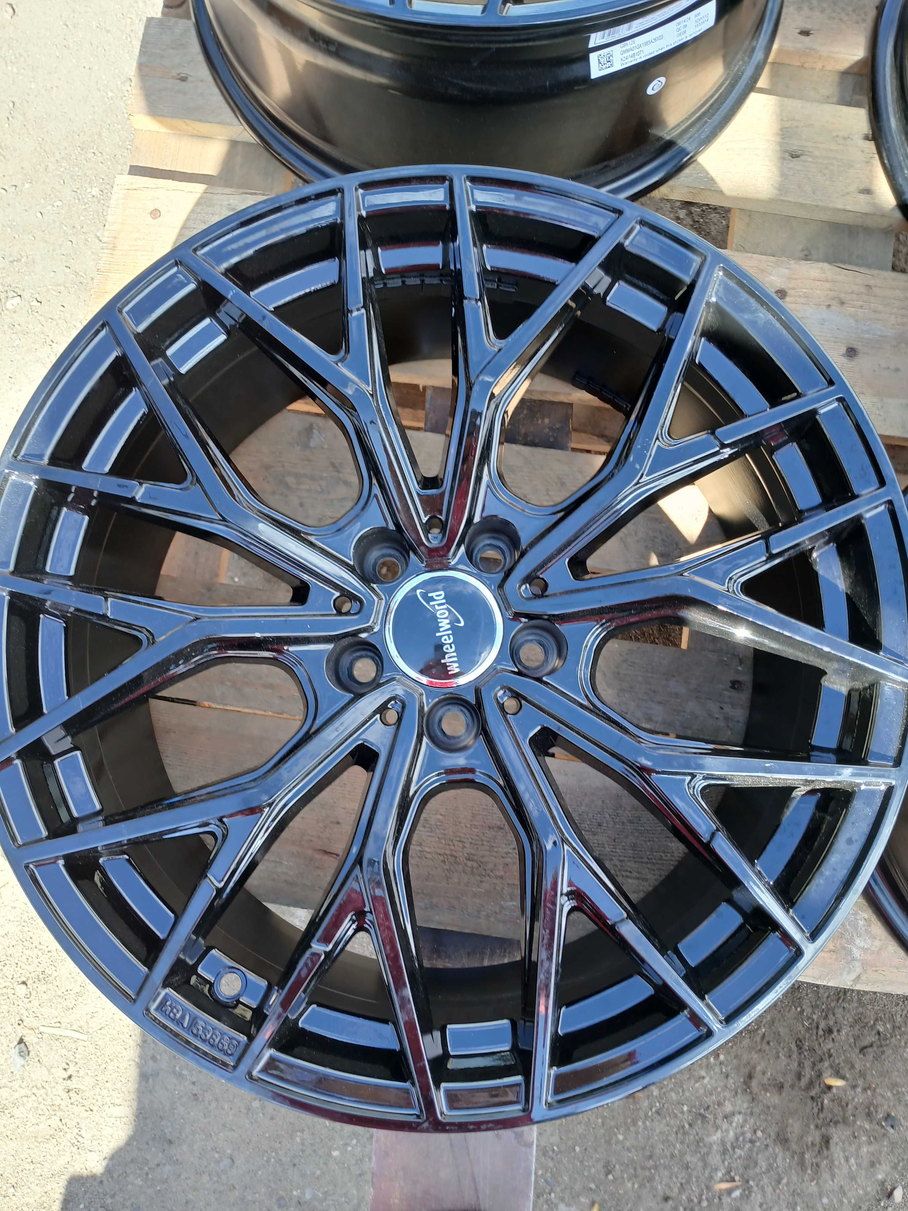 A1150. WHEELWORLD 8,5 x 19 ET 26 rozstaw 5x112