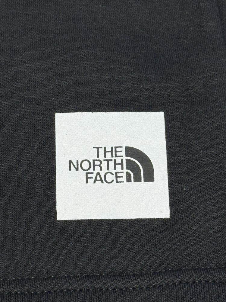 Оригінальні Шорти The North Face Box NSE розмір L NF0AB11YKY4-L-REG