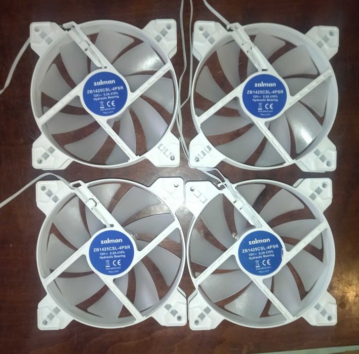 Комплект кулерів ( вентиляторів ) для корпуса Arctic та  Zalman