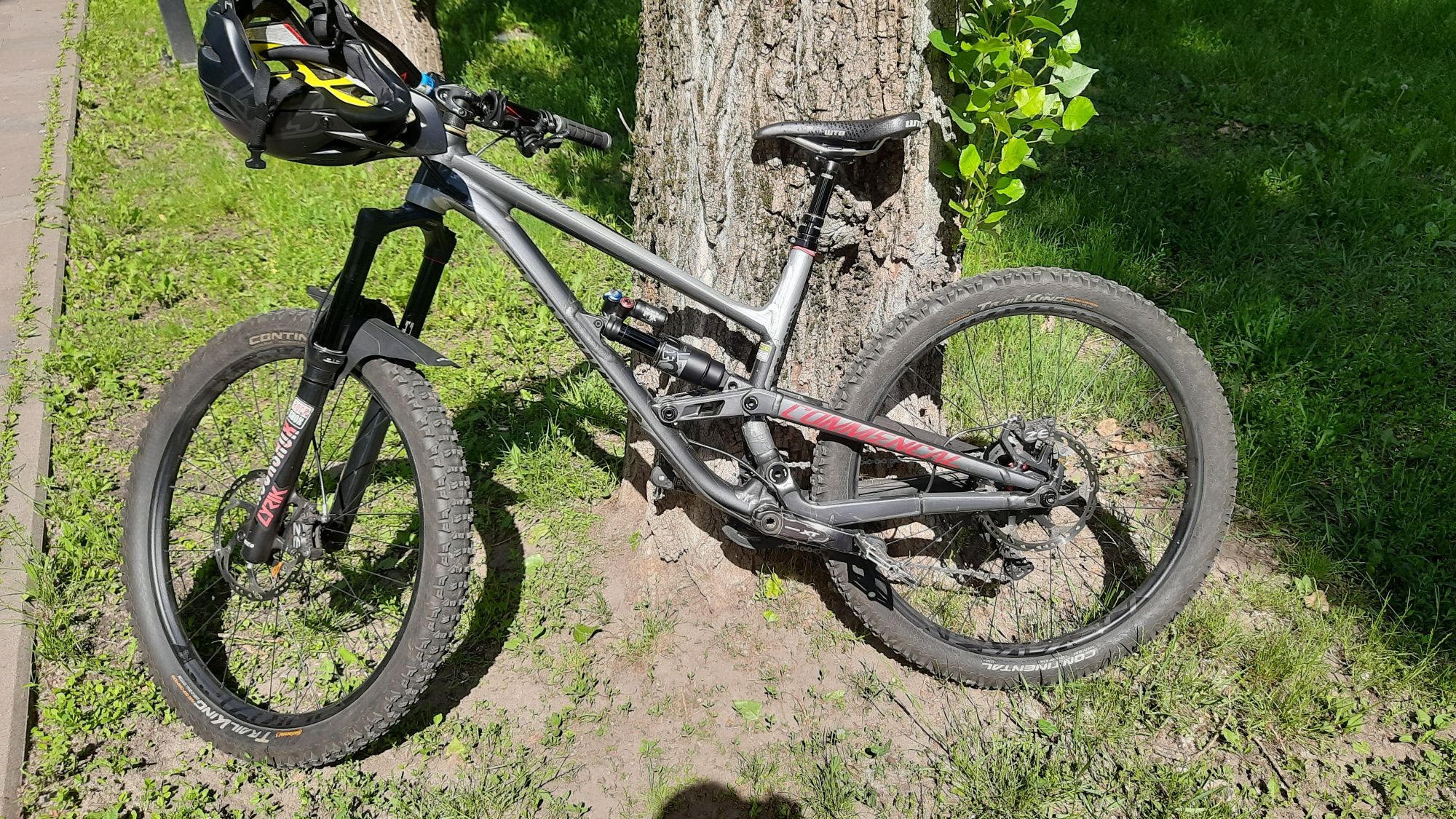 Продам велосипед Commencal Clash
