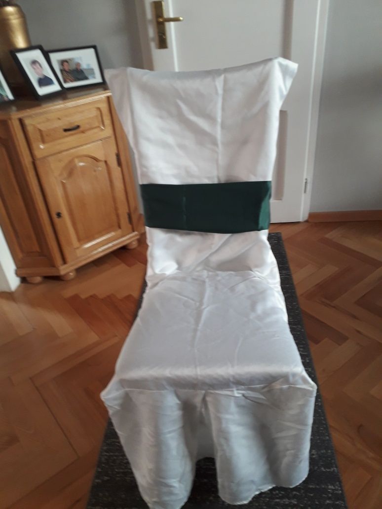 Kwadratowe pokrowce białe