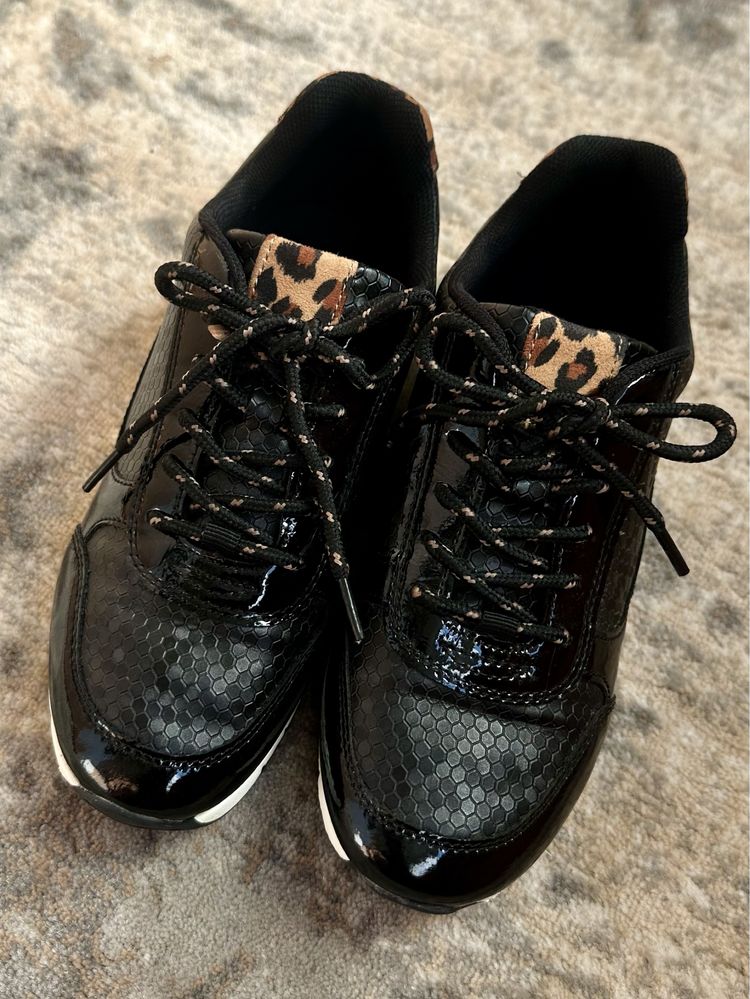 Модні кросівки з леопардовим принтом, 35 розмір