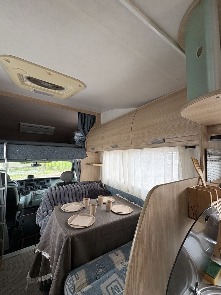 Kamper 7-osobowy Renault Rimor 678
