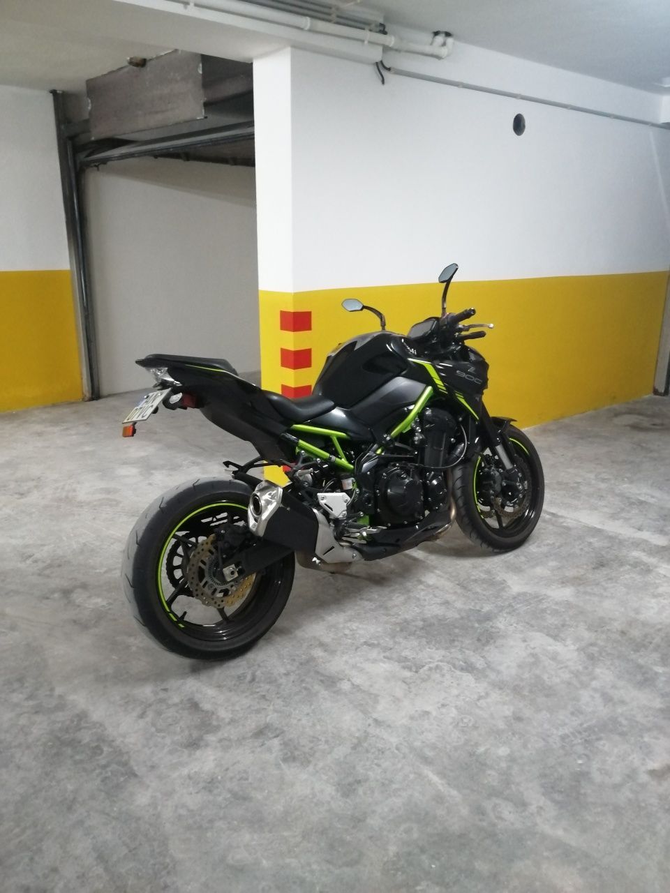 Kawasaki Z900 como nova!