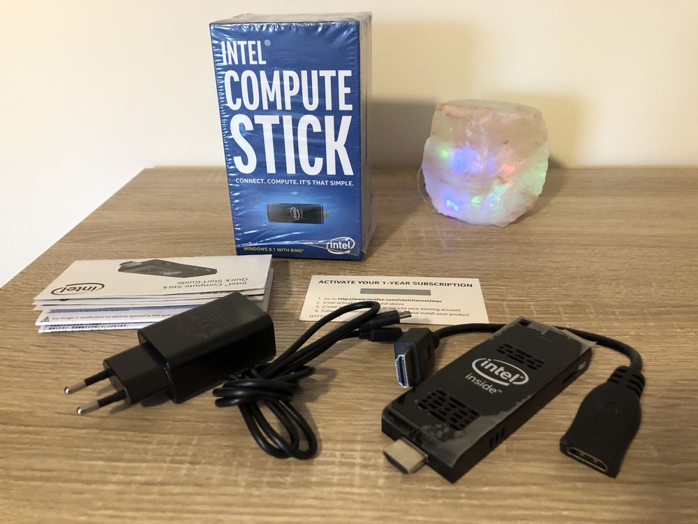 Komputer INTEL Compute Stick STCK1A32WFC