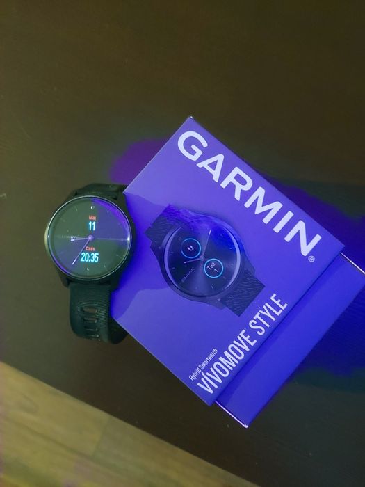 GARMIN Vivomove Style Czarny