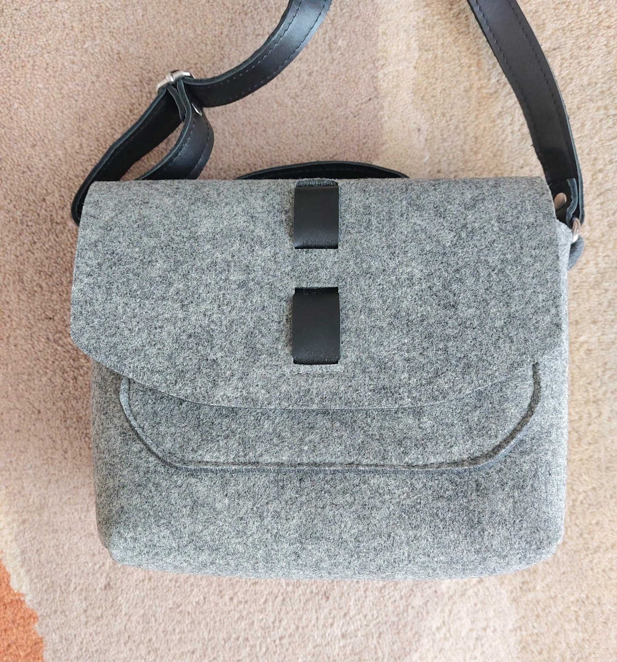 Filcowa listonoszka handmade z naturalną skórą