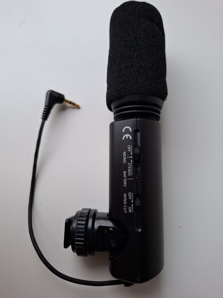 Zewnętrzny mikrofon stereofoniczny Panasonic DMW-MS1.