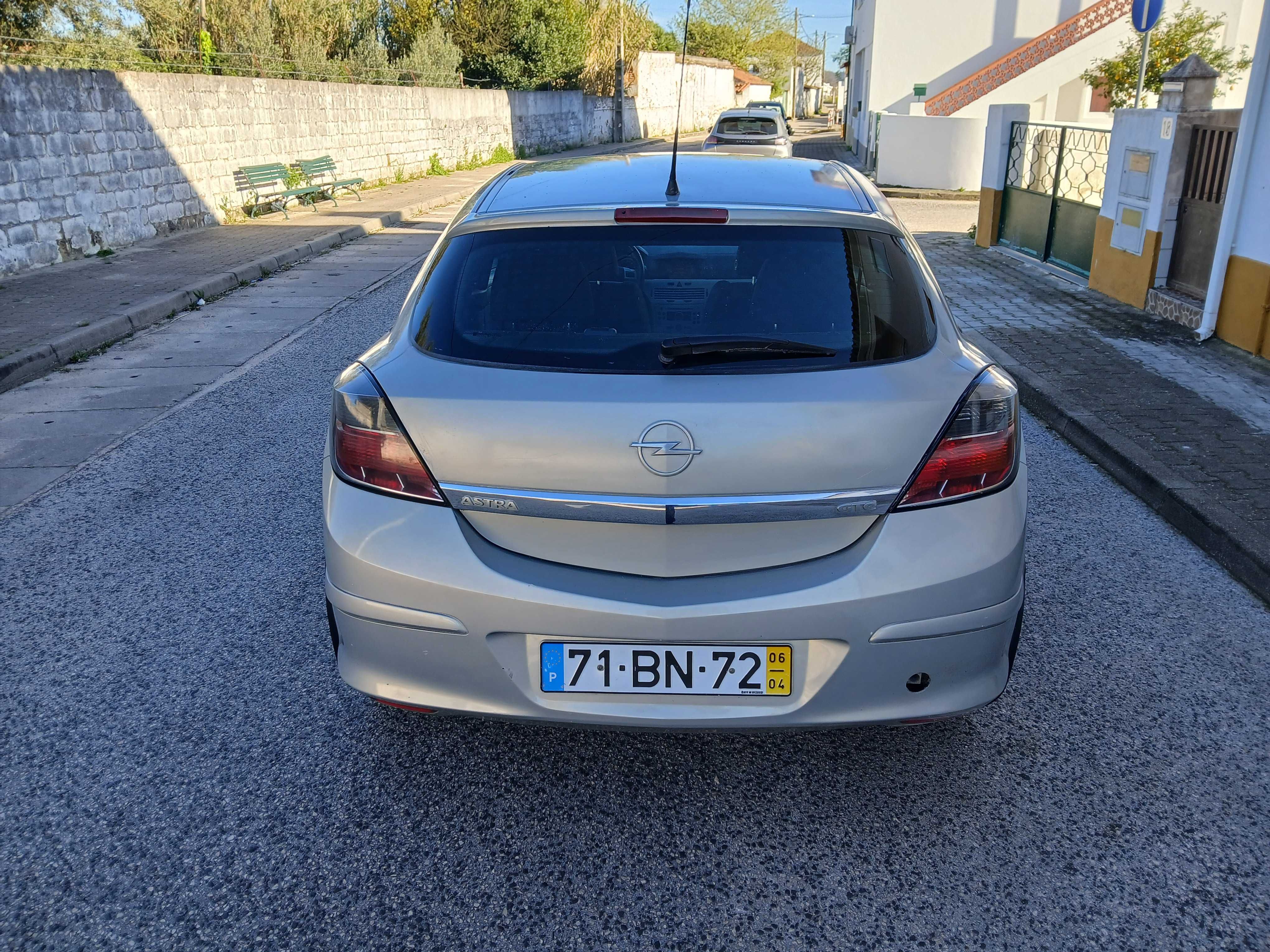 Opel Astra Gtc 5 lugares
