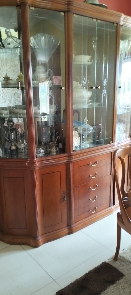 Mesa de sala de estar e aparador