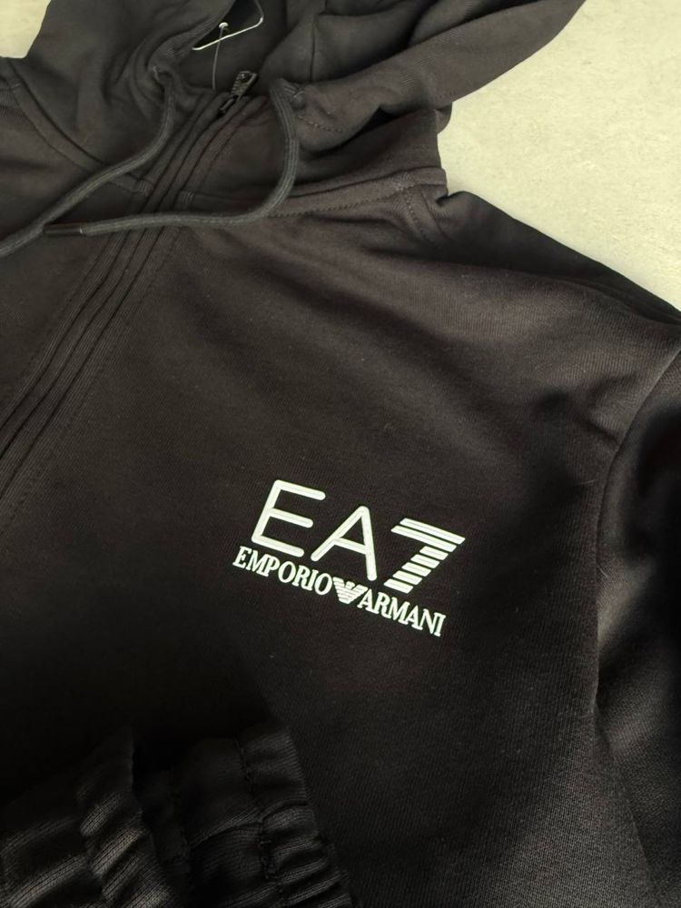 Костюм Emporio Armani