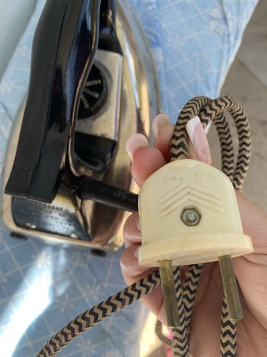 Продам утюг советский хорошего качества для швей подойдёт