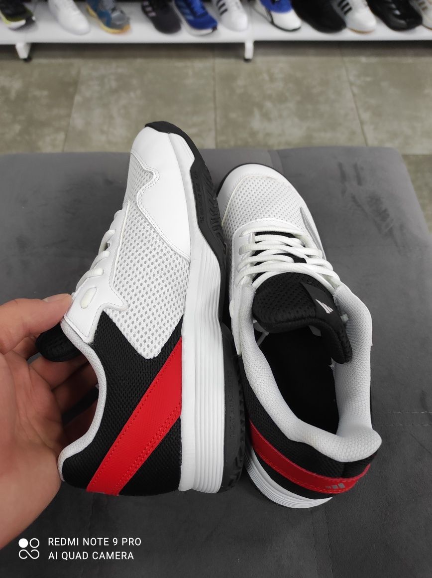 ОРИГІНАЛ 100% Кросівки Adidas Взуття для тенісу Courtflash JI2447 39