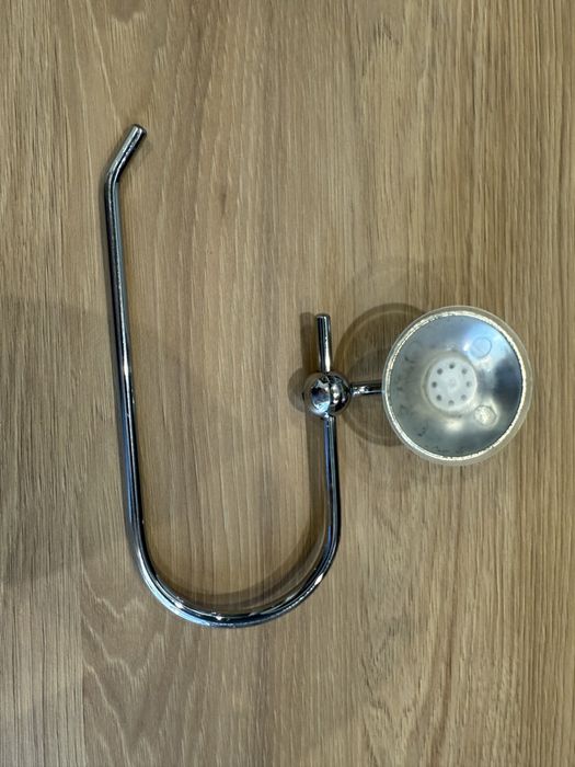 Uchwyt na papier toaletowy na przyssawke chrom