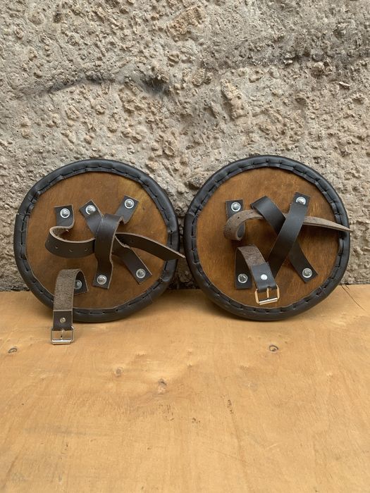 Баклер ( кулачний щит)