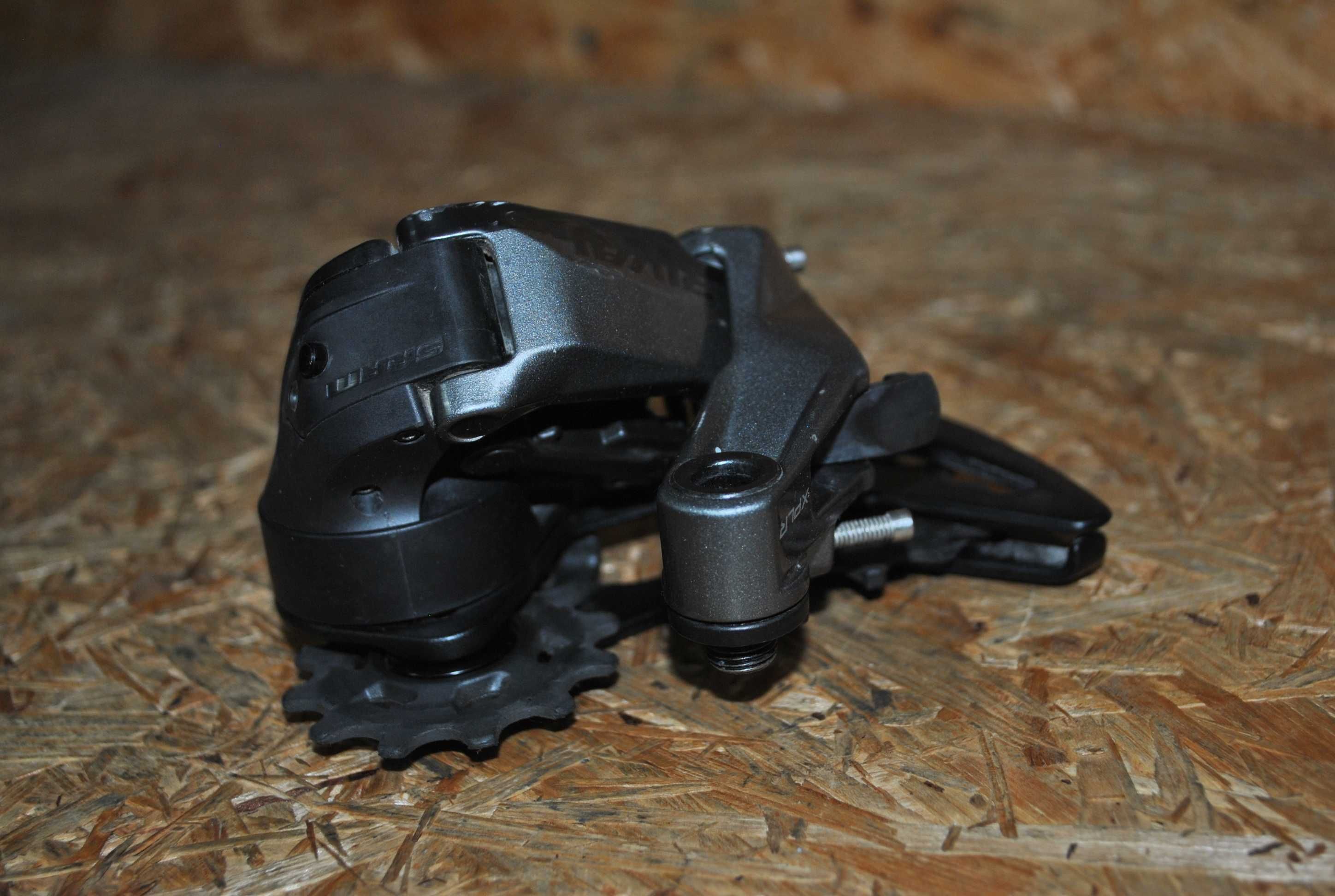 Idealna Przerzutka tylna SRAM Rival AXS XPLR Szosa Gravel 1