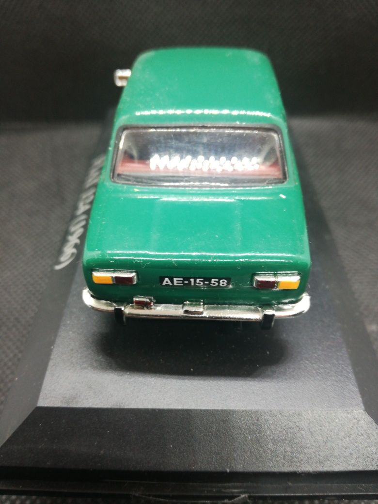 Miniaturas 1/43 Fiat e Seat em estado novo
