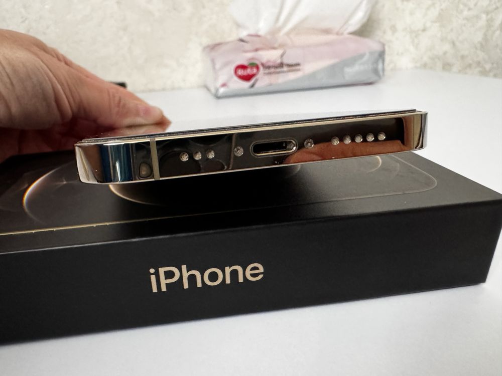 iPhone 12 pro 256 gold