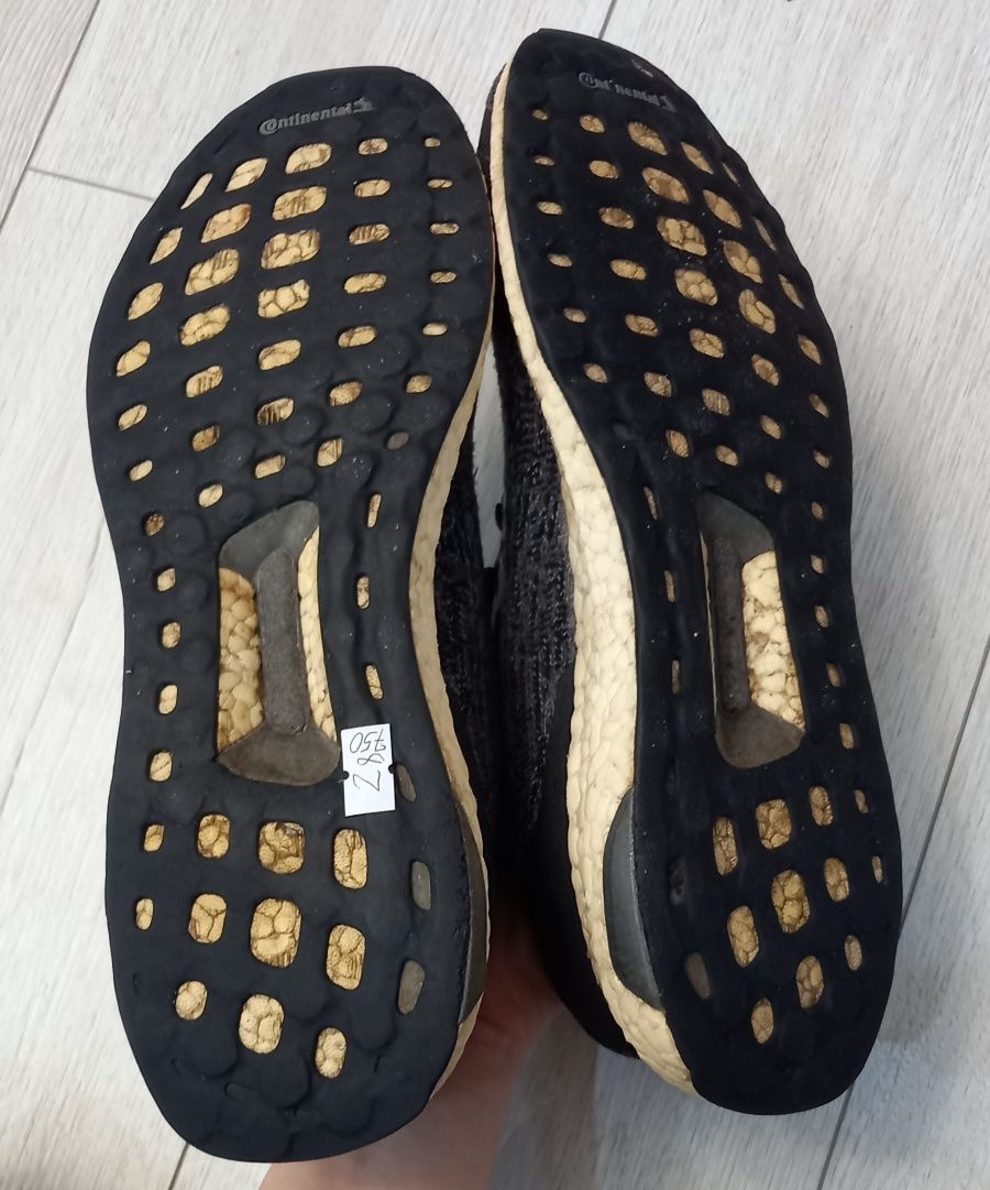 Кросівки Adidas Ultraboost. Оригінал 42р