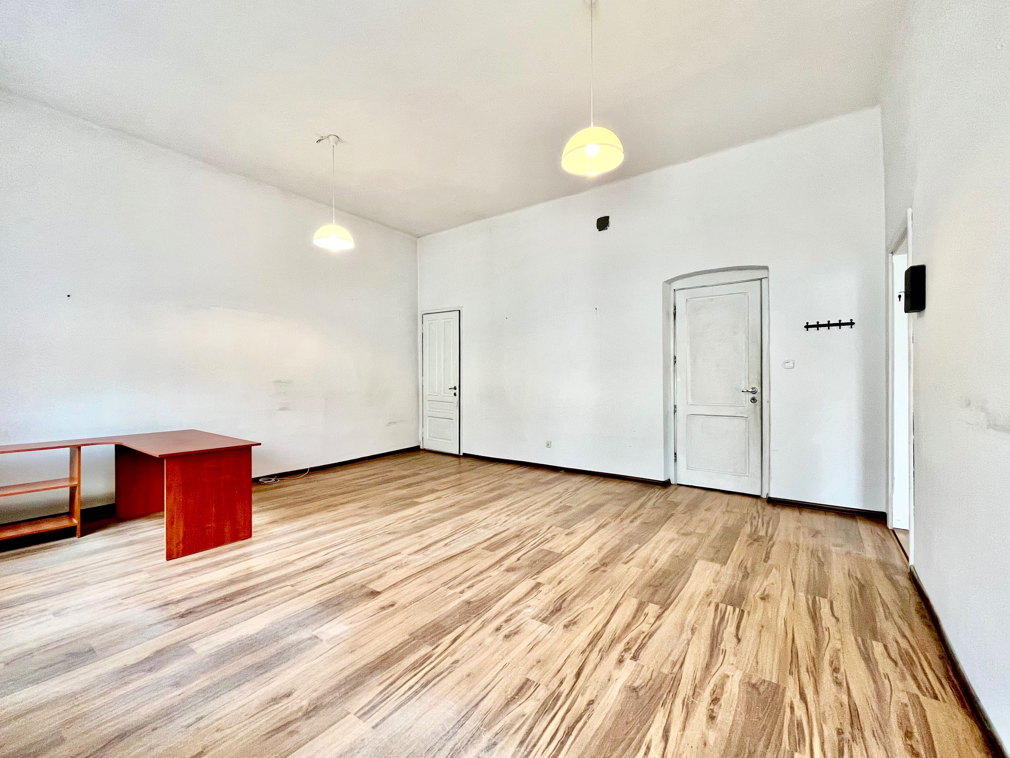 Lokale biurowe  30 i 12 m2 Nowy Targ centrum
