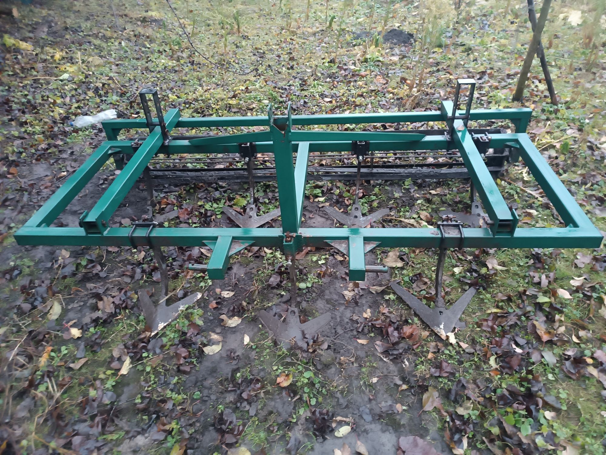 Продам плуг та  культиватор