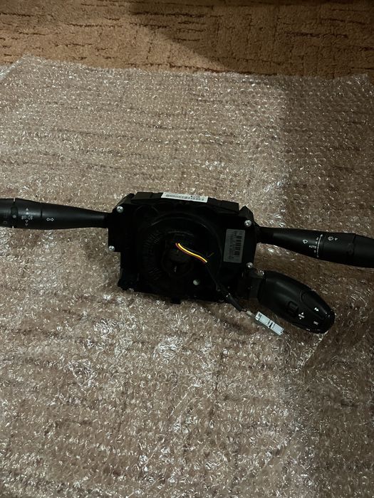 Продам подрульовий перемикач Пежо 407