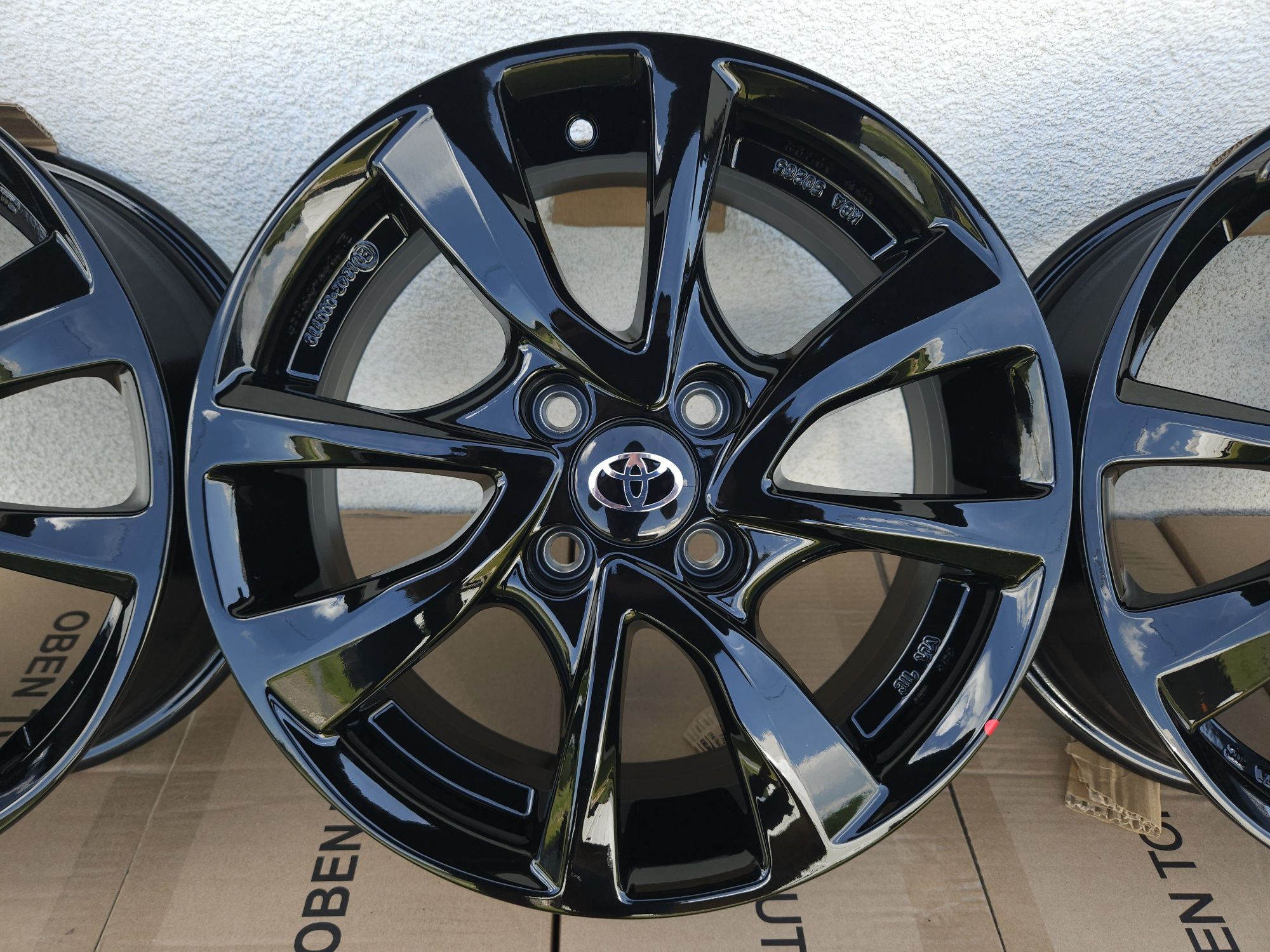 Toyota AYGO 15 " Nowe 4x100 Felgi Czarne Alufelgi