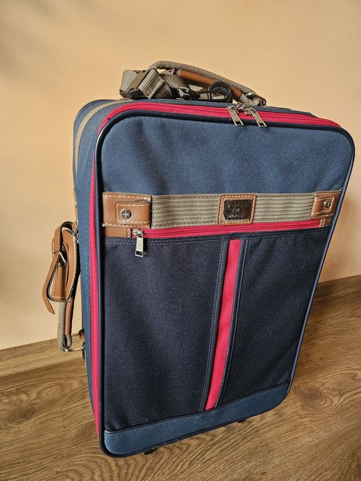 Piękna walizka kolorowa