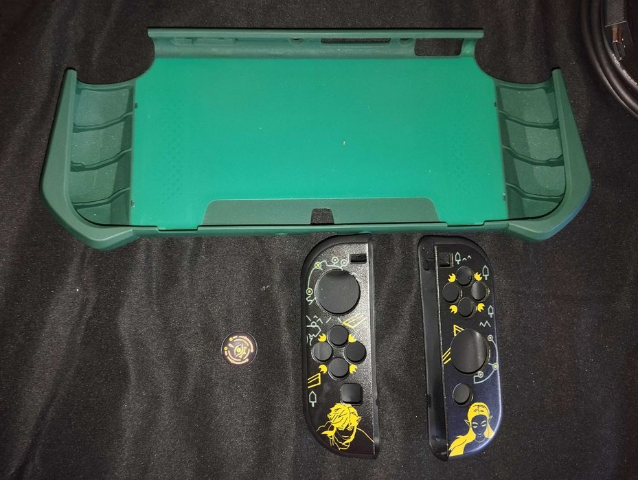 Nintendo Switch OLED Zelda + Capa Zelda