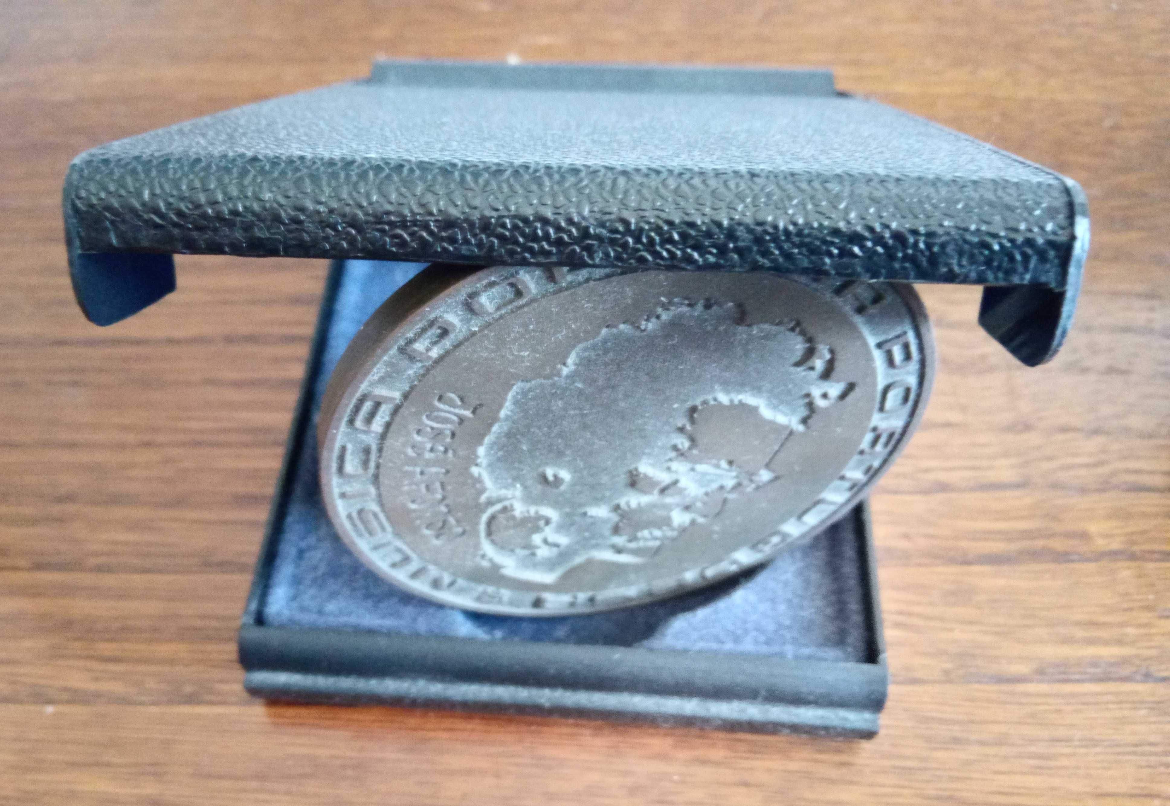 José Afonso	- - - - -	Medalha
