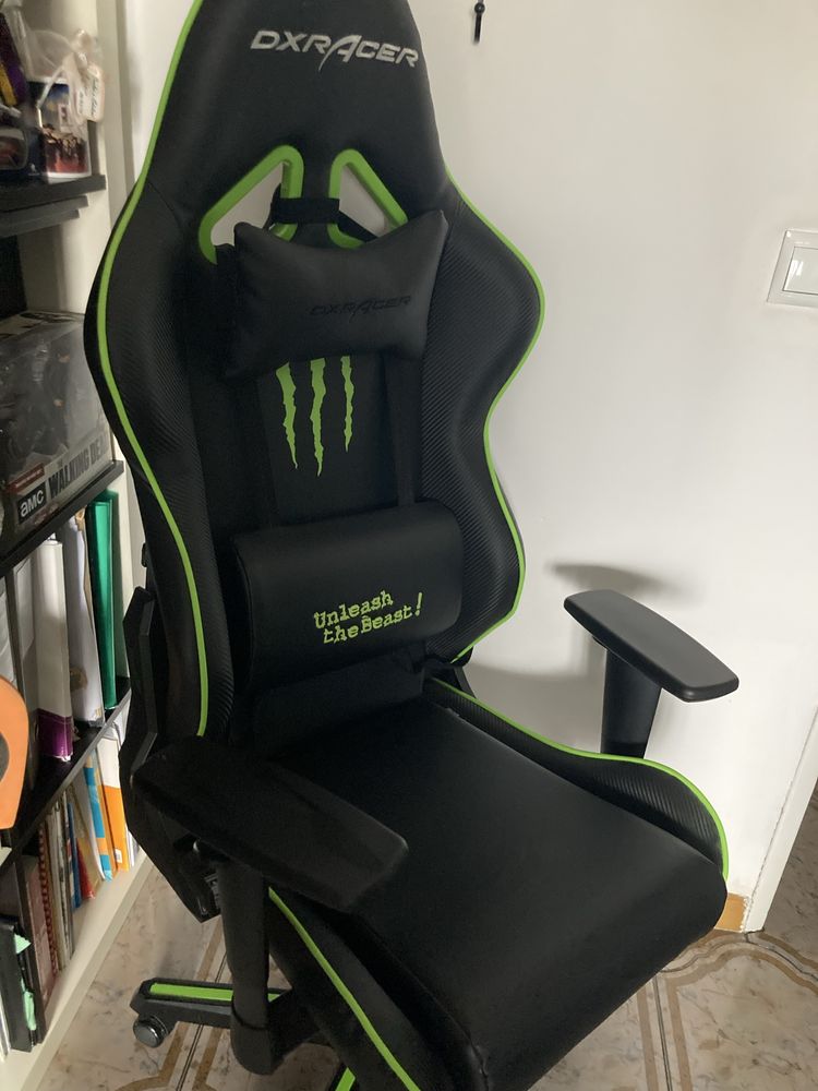 Cadeira de Gaming DXRacer Monster