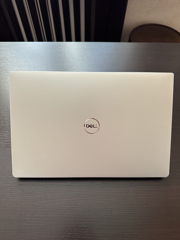 Dell XPS 13” 9370/i5-8250U/8GB DDR4/256 SSD/UHD Graphics 620/Web Cam/