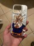 Capa iphone 16 pro com a personagem  goku dragon Ball